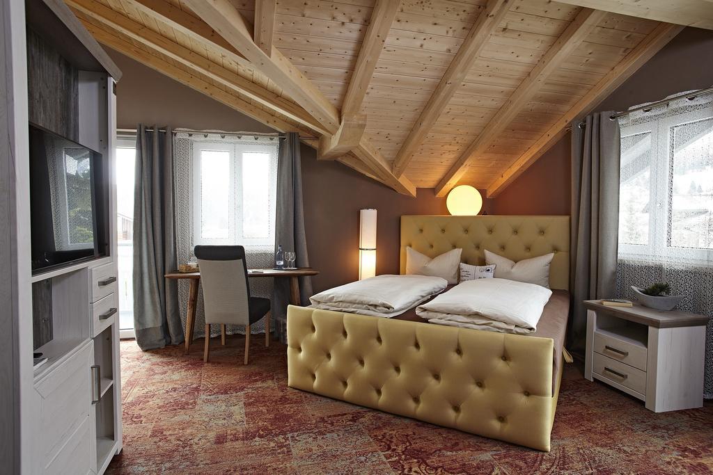 Vintage Hotel Charivari- Sommer Hoernerbahnen Kostenlos Mit Restaurant Больстерланг Экстерьер фото